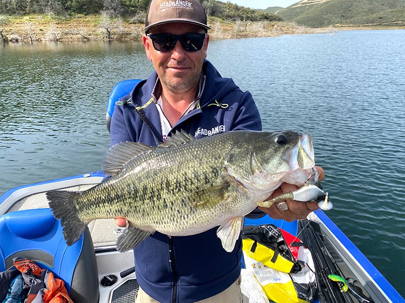 Pêche sportive au portugal, pêcher avec un Bass à bout de bras