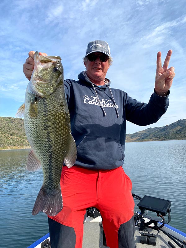 Pêche sportive au portugal, pêcher avec un Bass à bout de bras